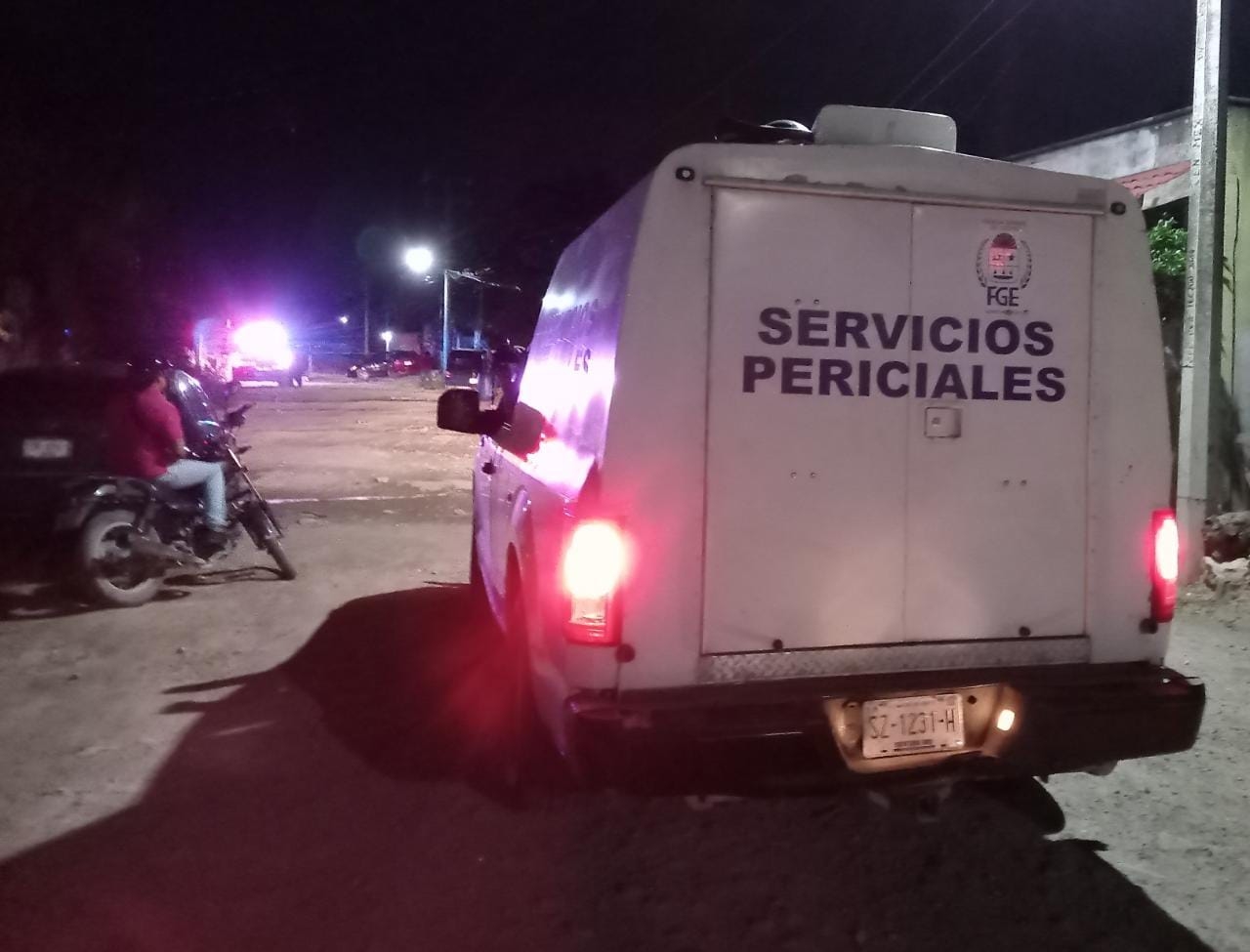 Al lugar acudieron Servicios Periciales, para hacer el levantamiento del cuerpo. Foto: Por Esto! Al lugar acudieron Servicios Periciales, para hacer el levantamiento del cuerpo. Foto: Por Esto!