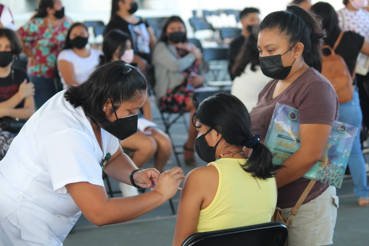 La vacuna que reciben los menores rezagados en Cancún es la de la farmacéutica Pfizer-BioNTech