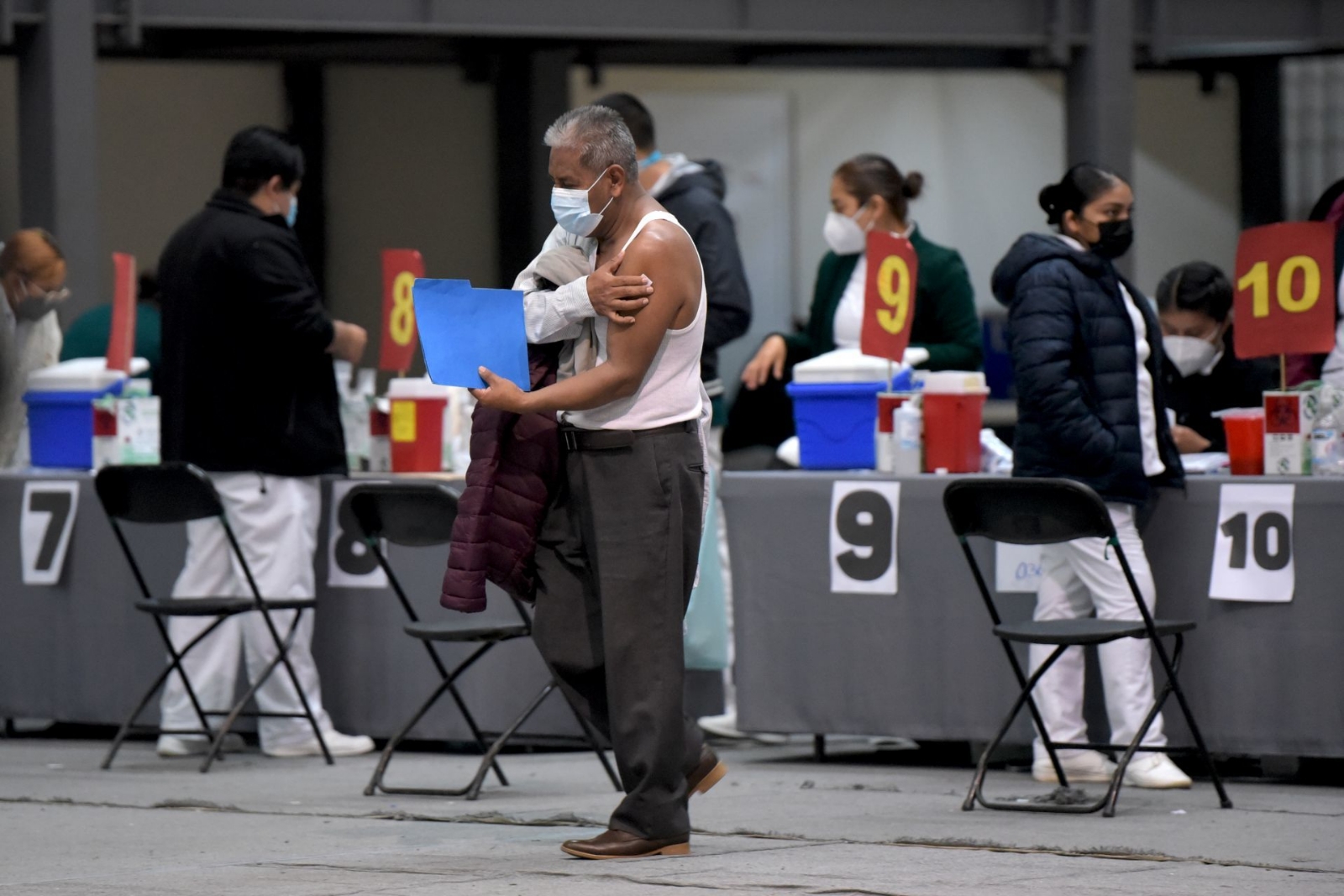 CDMX inicia refuerzo contra COVID-19 para 40 a 49 años; CDMX inicia refuerzo contra COVID-19 para 40 a 49 años;