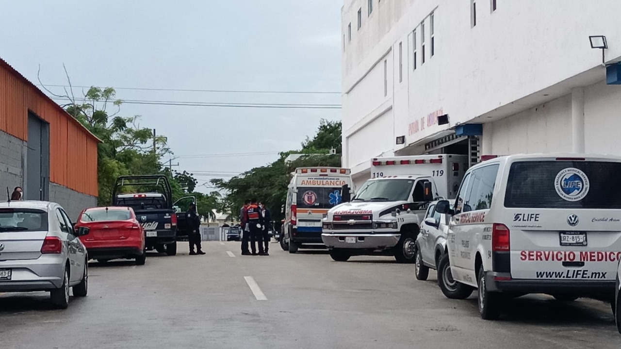 La policía no permite que se acerque nadie, ante el temor de que pudieran llegar a este sitio a terminar con la vida de los involucrados