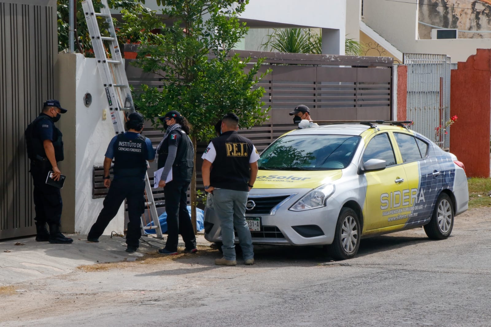 Al lugar llegaron agentes de la Secretaría de Seguridad Pública (SSP) y paramédicos Al lugar llegaron agentes de la Secretaría de Seguridad Pública (SSP) y paramédicos