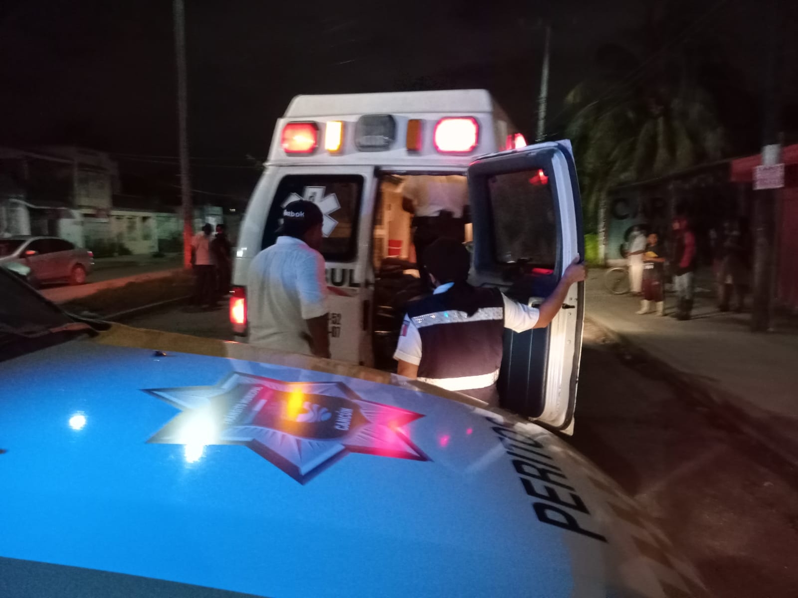 El conductor de la motocicleta resultó con heridas provocadas tras la caída de su unidad de dos ruedas El conductor de la motocicleta resultó con heridas provocadas tras la caída de su unidad de dos ruedas