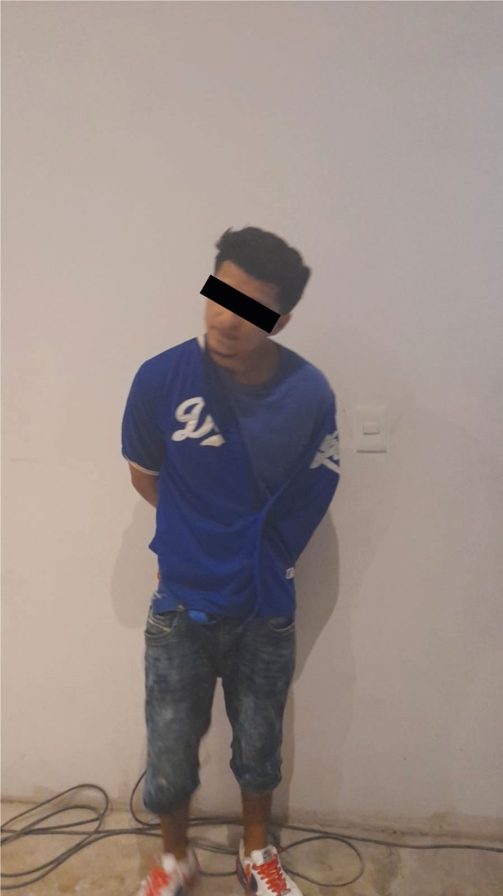 El presunto vendedor de droga al menudeo identificado como Carlos "N", de 21 años de edad El presunto vendedor de droga al menudeo identificado como Carlos "N", de 21 años de edad