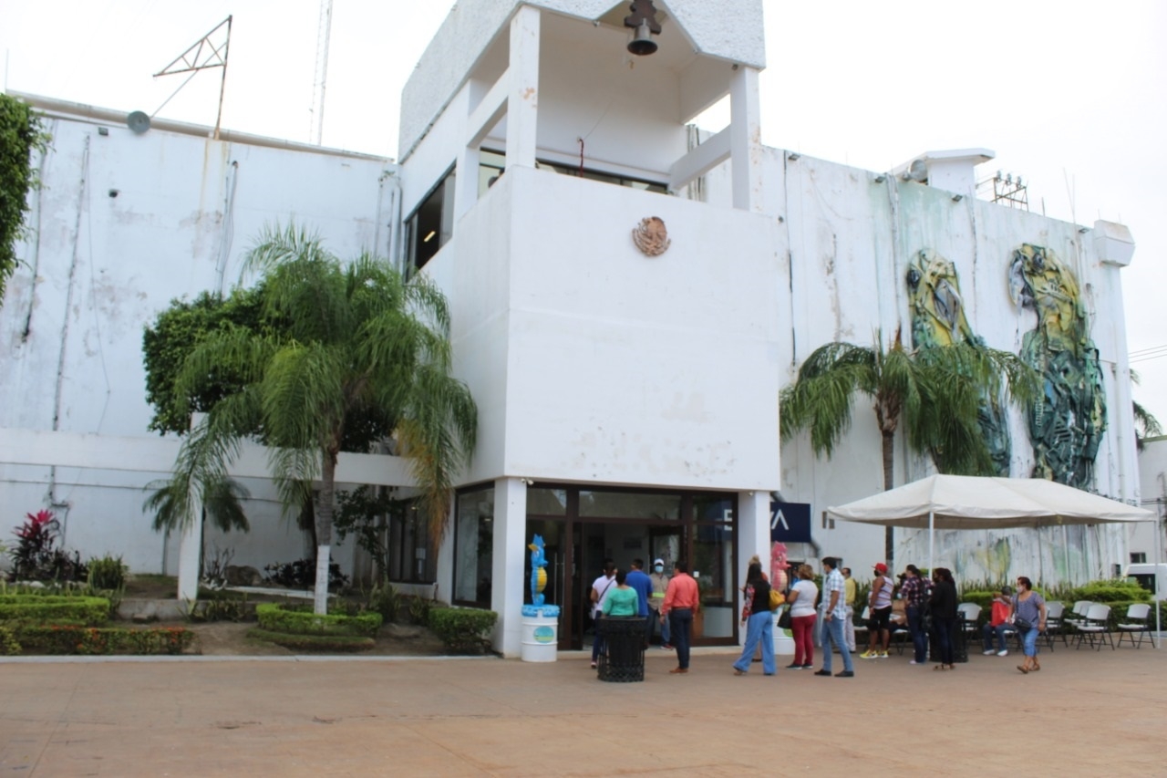 Las infecciones al parecer incluyen la Academia de Policía, Obras Públicas y Juntas Municipales