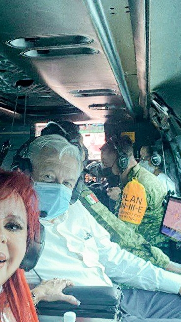 El recorrido se efectuó a bordo de un helicóptero de la Secretaría de la Defensa Nacional (Sedena)