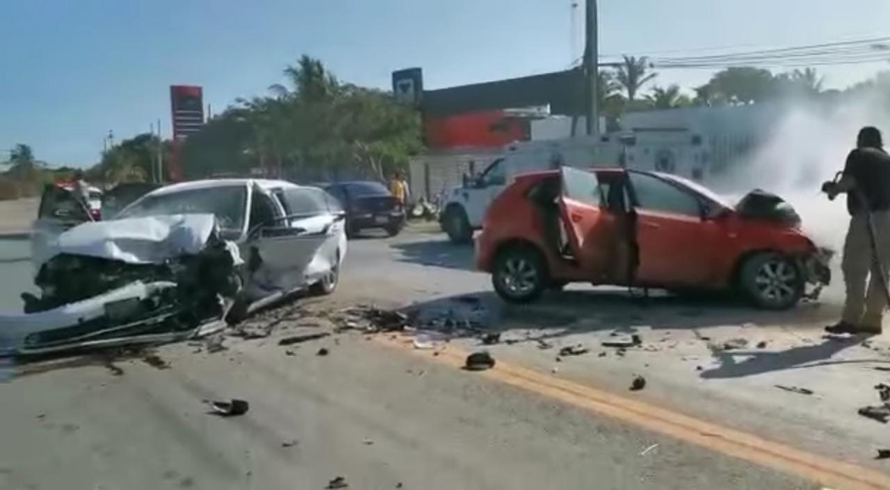 El impacto de las dos unidades de frente provocó que una comenzara a incendiarse El impacto de las dos unidades de frente provocó que una comenzara a incendiarse