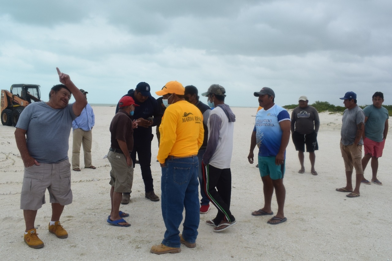 El incidente con los pescadores se registró a las 10:00 horas de ayer lunes, cuando la maquinaria pretendía realizar el trabajo El incidente con los pescadores se registró a las 10:00 horas de ayer lunes, cuando la maquinaria pretendía realizar el trabajo