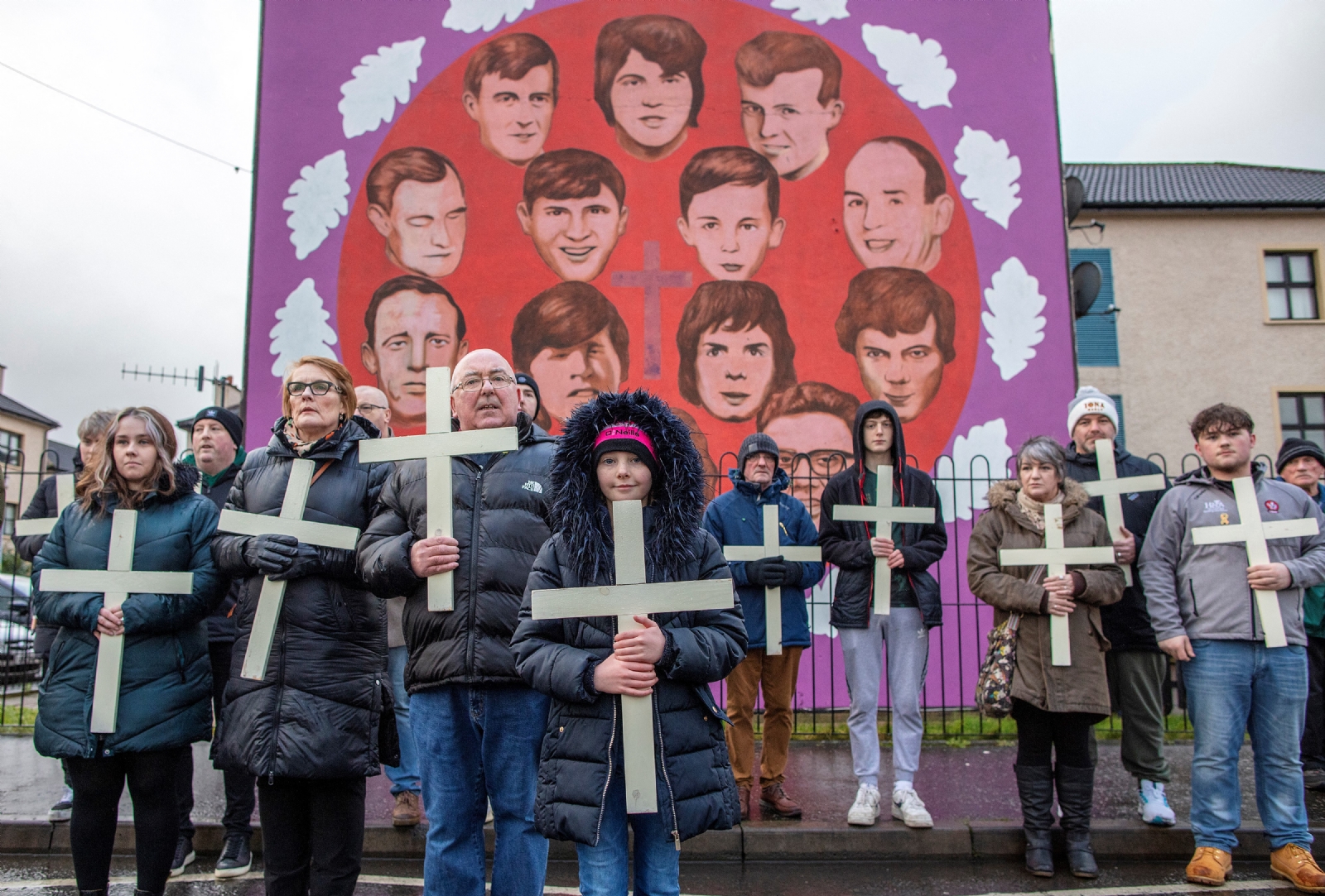 Familias de las víctimas y cientos de personas desfilaron por las calles de Derry Familias de las víctimas y cientos de personas desfilaron por las calles de Derry