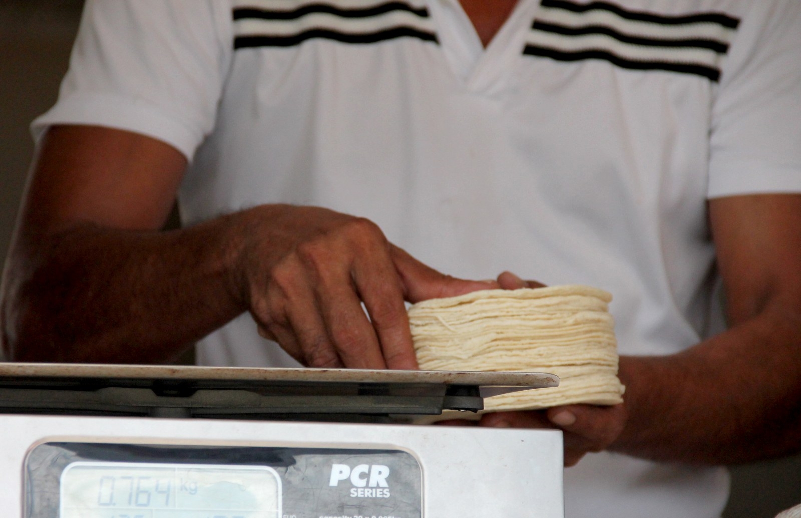 En casi todo México, el precio del kilo de tortilla se incrementó y ronda los 20 pesos o ya los sobrepasa