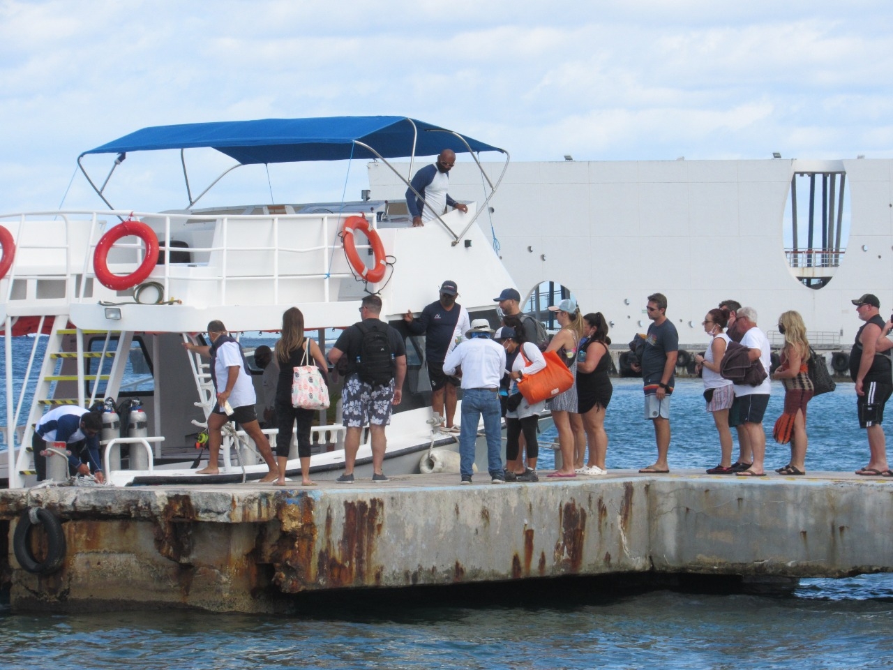 Los turistas acudieron para realizar tours acuáticos en embarcaciones menores en Cozumel