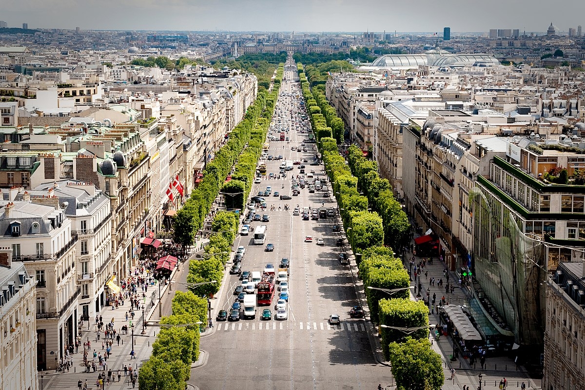 Paseo de Montejo en Mérida fue diseñado como los Campos Elíseos de París, Francia Paseo de Montejo en Mérida fue diseñado como los Campos Elíseos de París, Francia