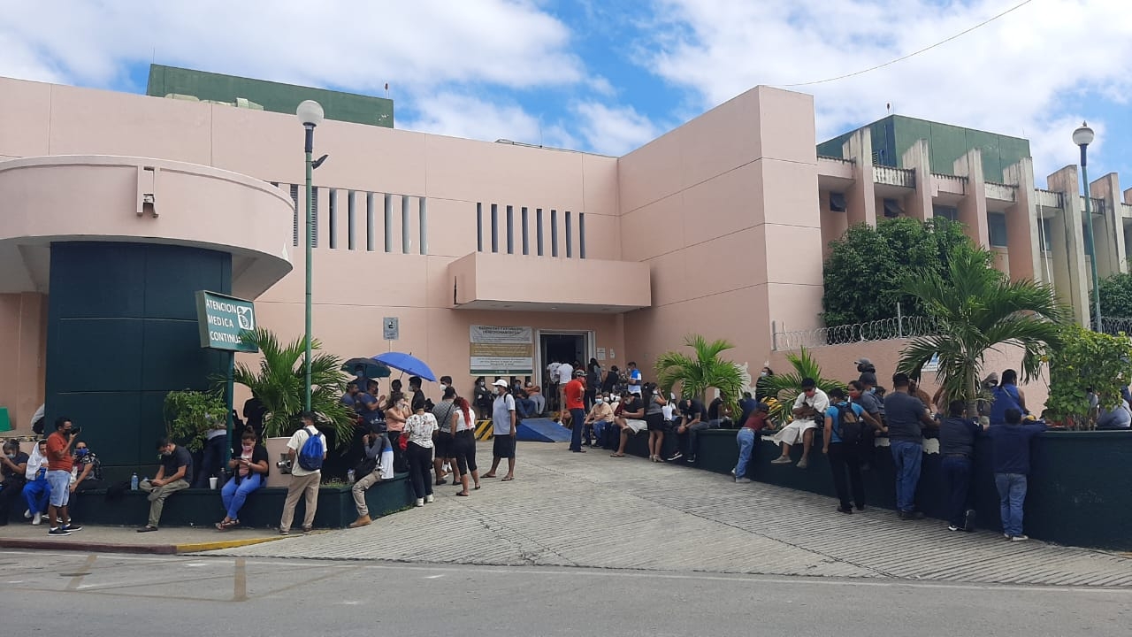 Trabajadores turísticos en Playa del Carmen que dieron positivo a COVID, indicaron que hay brotes del virus en los centros de trabajo Trabajadores turísticos en Playa del Carmen que dieron positivo a COVID, indicaron que hay brotes del virus en los centros de trabajo