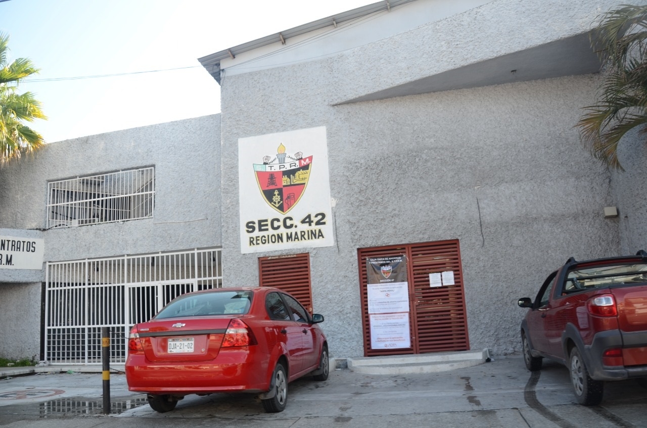 Luis Gerardo Pérez, líder de la Sección 42 de Pemex,  tiene reportadas tres viviendas que suman casi dos millones de pesos