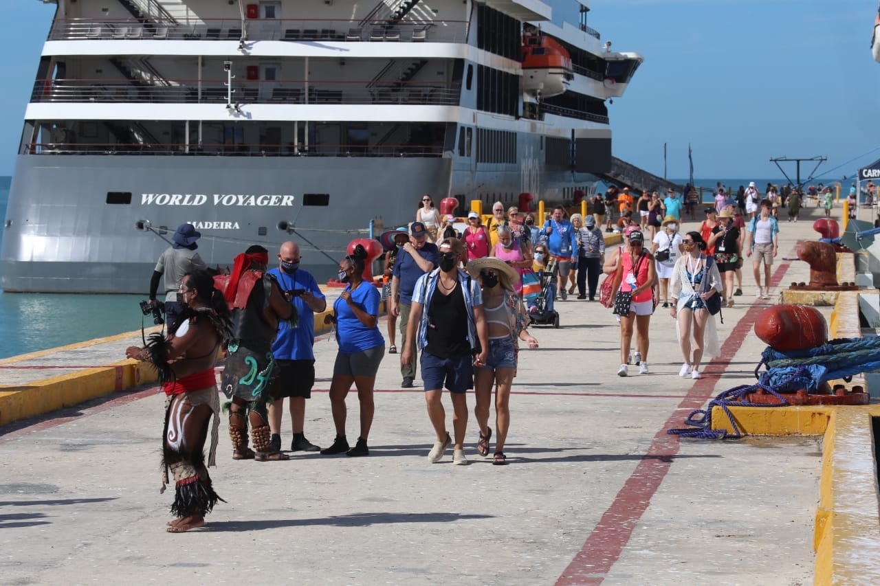 Más de 2 mil 700 pasajeros arribaron al puerto de Progreso, así como mil 335 tripulantes Más de 2 mil 700 pasajeros arribaron al puerto de Progreso, así como mil 335 tripulantes