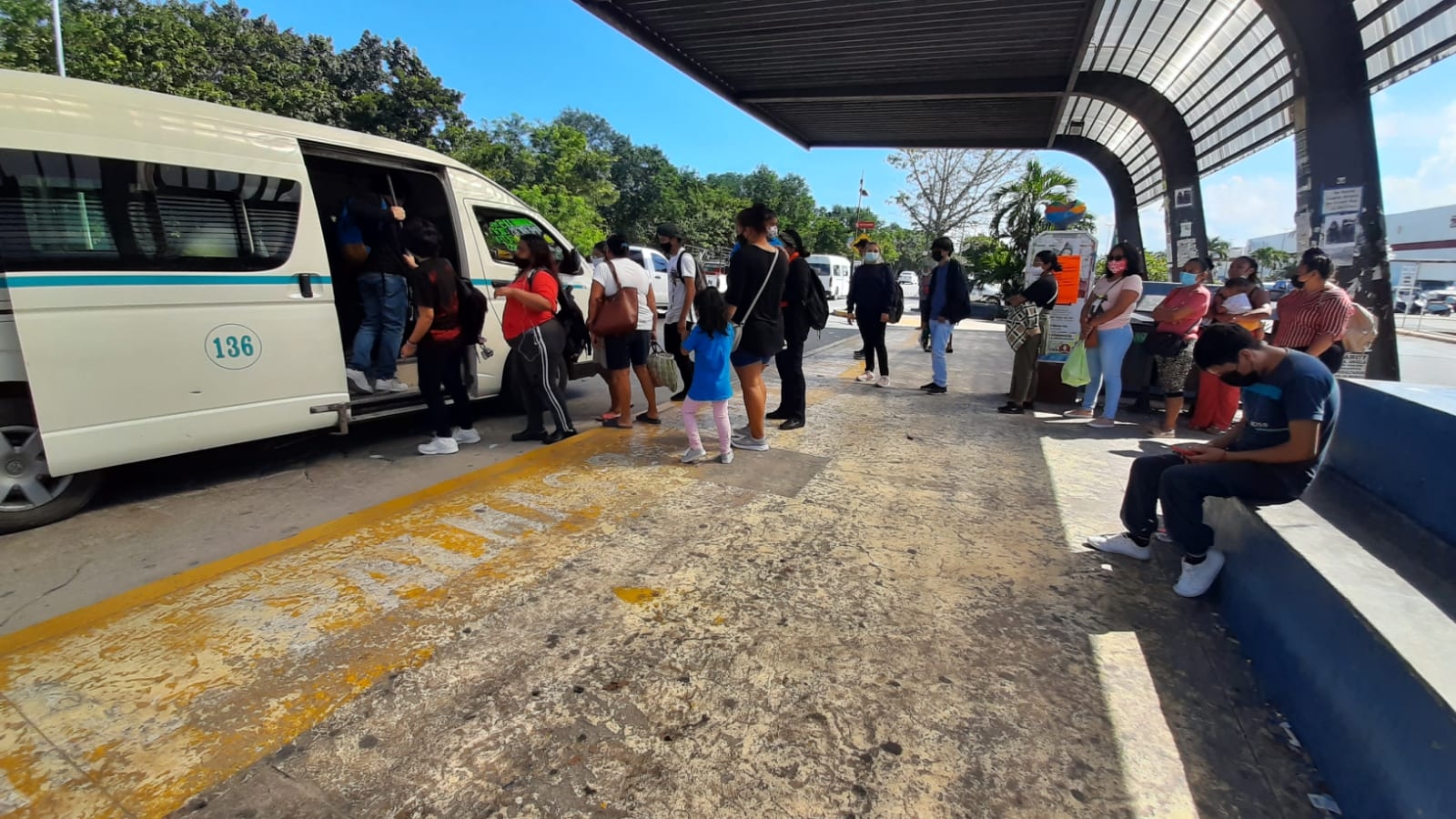 Una de las principales zonas donde se registra el alza arbitraria del costo del pasaje en Playa del Carmen, es en Villas del Sol Una de las principales zonas donde se registra el alza arbitraria del costo del pasaje en Playa del Carmen, es en Villas del Sol