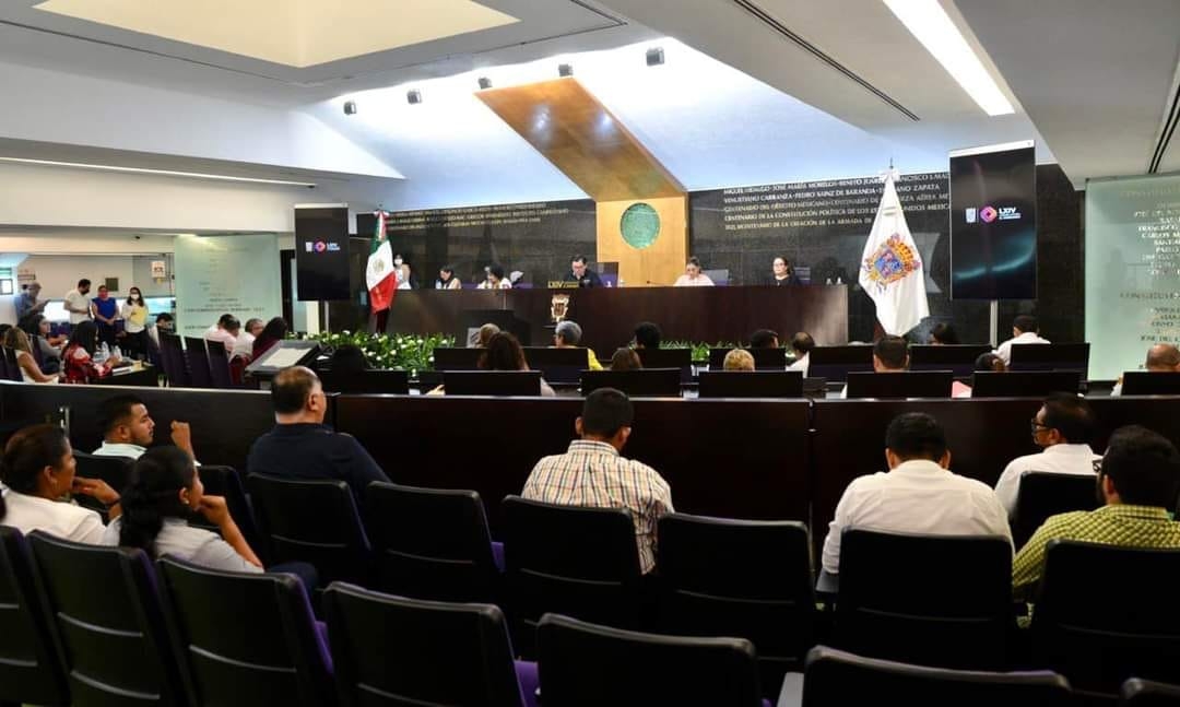 La sesión se suspendió por varios minutos