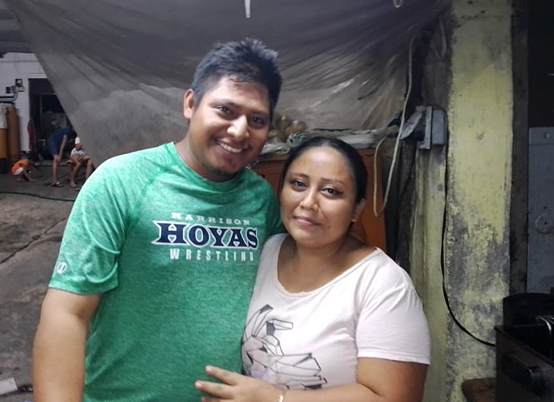 Una pareja unida que se esfuerza por cumplir sus sueños