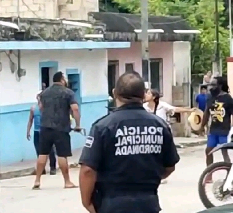 Un hombre conocido como Mahol golpeó con una pala a un estadounidense que le reclamó por entrar a robar a su casa