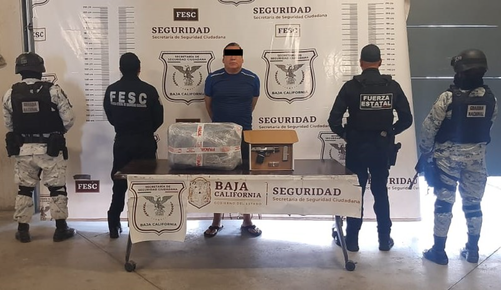 Además de esto, aseguraron seis kilos de esta droga, armamento y vehículos