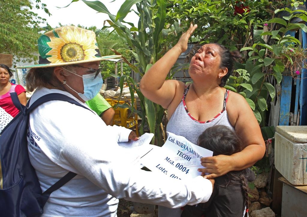 Más de 80 familias recibieron las escrituras de La Mielera, en el Sur de Mérida Más de 80 familias recibieron las escrituras de La Mielera, en el Sur de Mérida