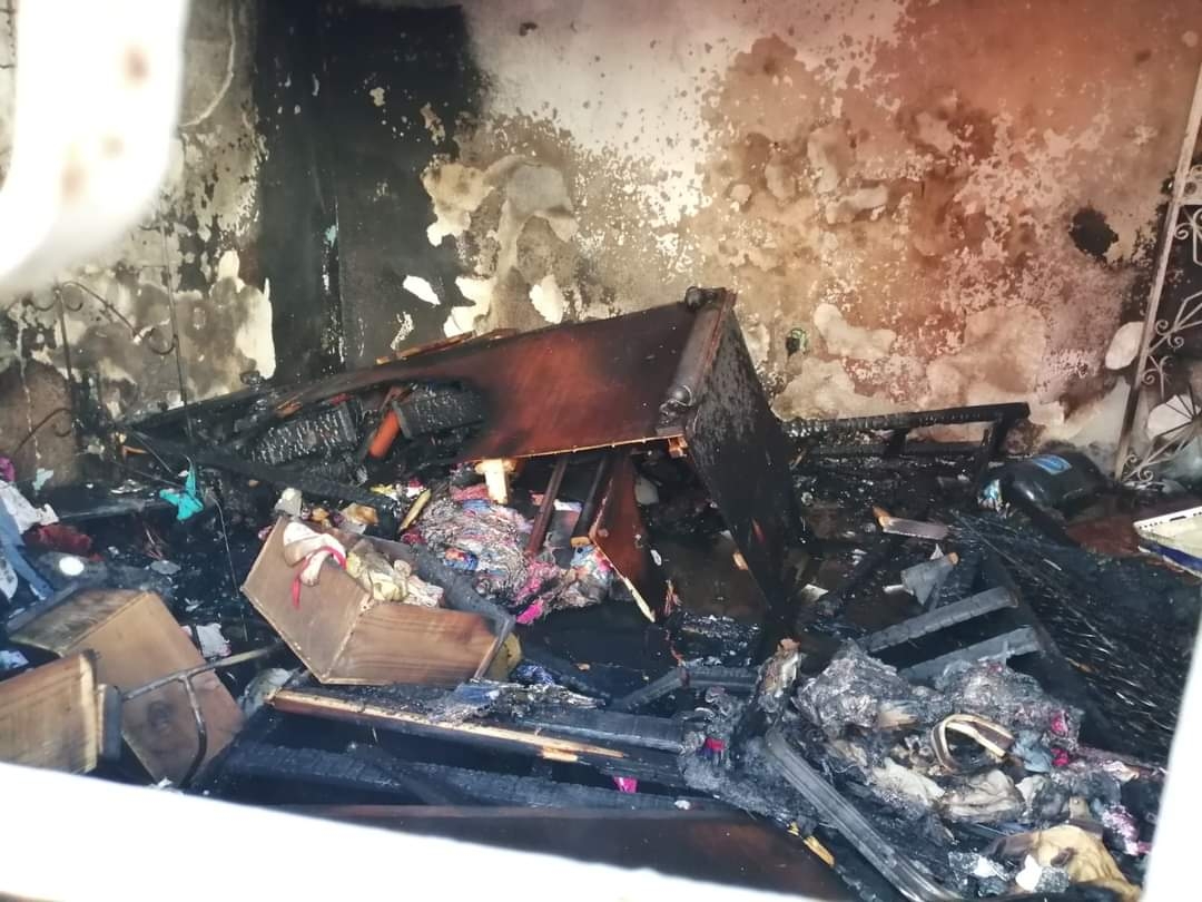 Incendio provoca la movilización de bomberos y policías en la supermanzana 94 en Cancún