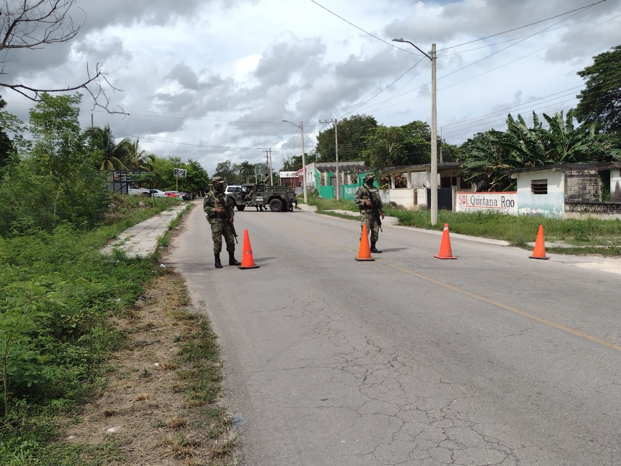 Elementos policiacos mantienen acordonada la zona