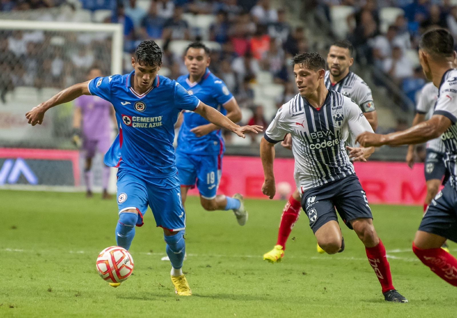 Monterrey y Cruz Azul definen en el Estadio BBVA al primer semifinalista del Torneo Apertura 2022 de la Liga MX Monterrey y Cruz Azul definen en el Estadio BBVA al primer semifinalista del Torneo Apertura 2022 de la Liga MX