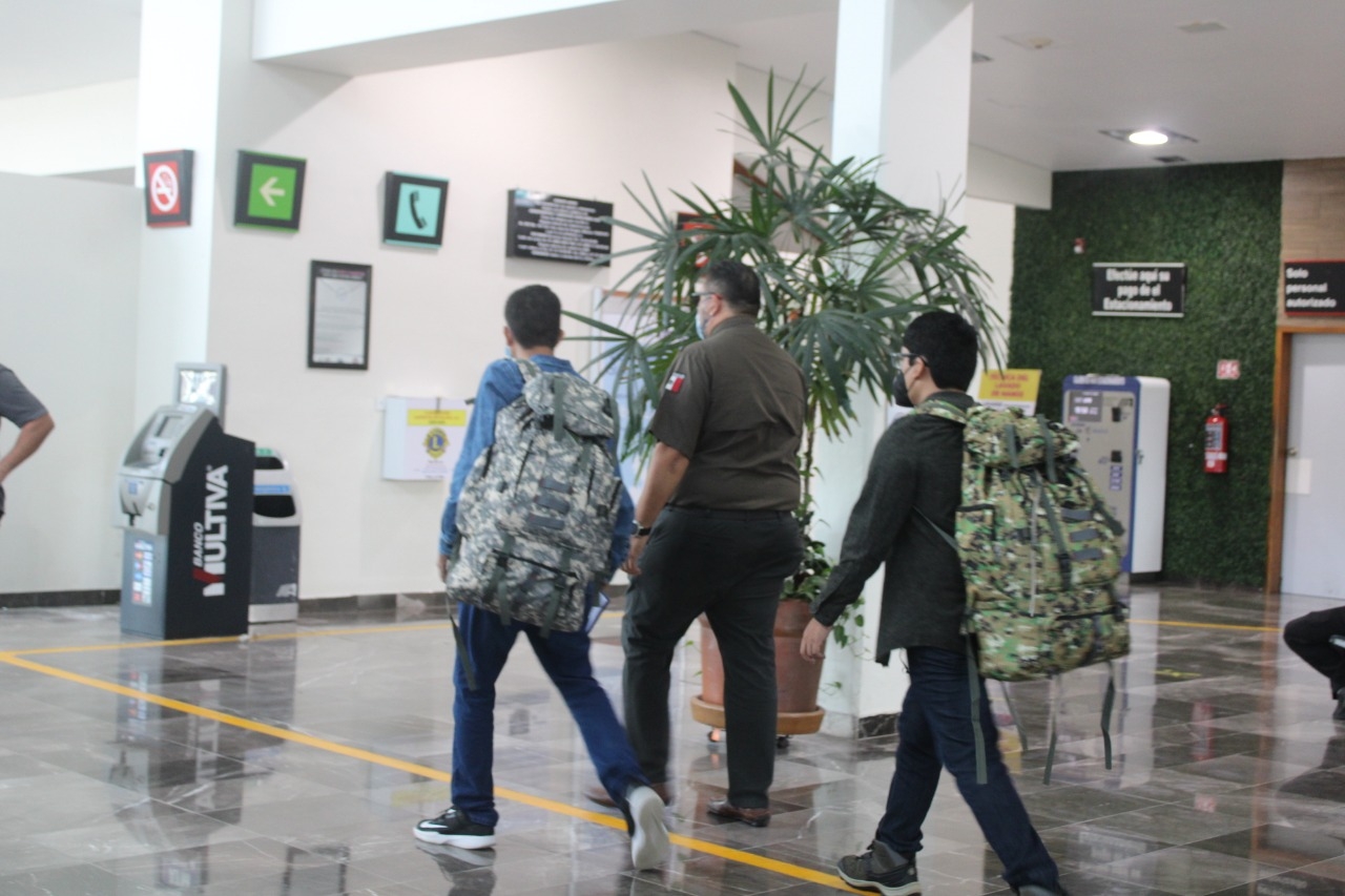 Ambos tenían documentos falsos