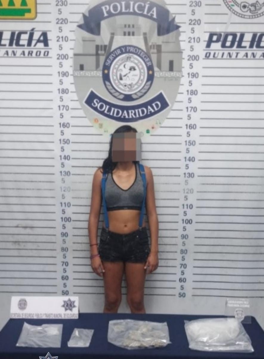La mujer portaba marihuana en cigarro y en 10 bolsitas La mujer portaba marihuana en cigarro y en 10 bolsitas