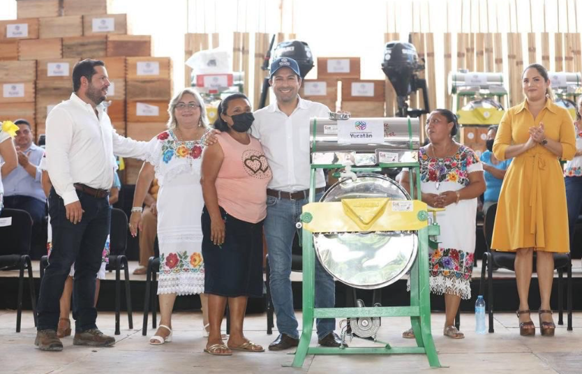 Se distribuyen más de 1,500 apoyos como motores de lancha, hornos, triciclos, molinos para nixtamal, molinos para pastel Se distribuyen más de 1,500 apoyos como motores de lancha, hornos, triciclos, molinos para nixtamal, molinos para pastel