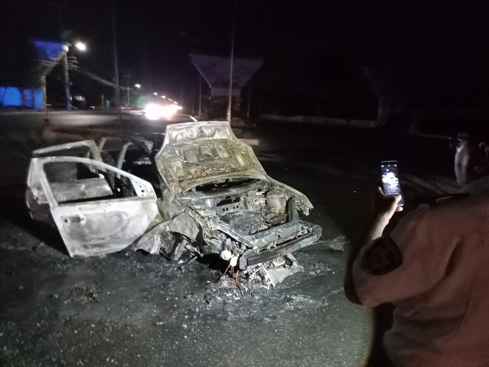 Algunos aseguran que el incendio fue provocado por unos hombres Algunos aseguran que el incendio fue provocado por unos hombres