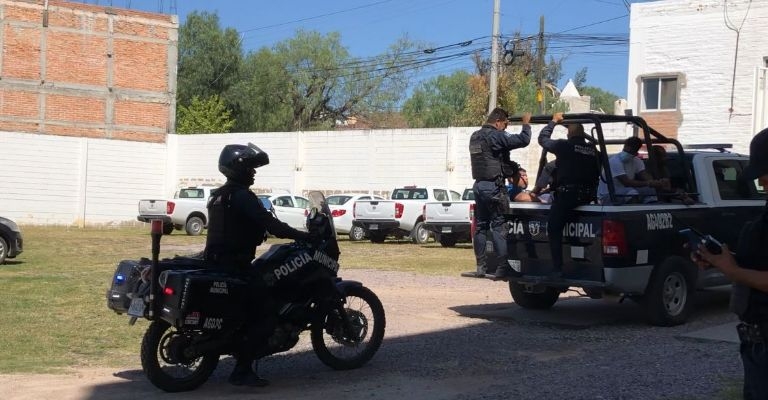 Venezolanos se amotinan en Aguascalientes; escaparon 41 migrantes