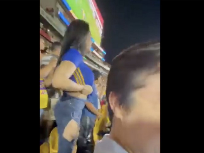 Aficionada de Tigres que hizo topless envía un mensaje Aficionada de Tigres que hizo topless envía un mensaje