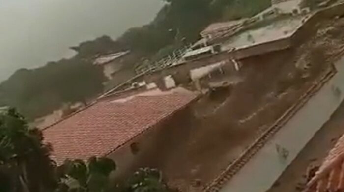 Tres muertos por desbordamiento de un río en estado central de Venezuela