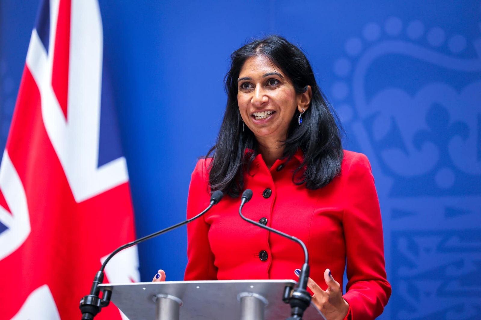 Suella Braverman renunció este miércoles tras admitir el error de enviar desde su teléfono personal un documento oficial en contra de las reglas del Ejecutivo