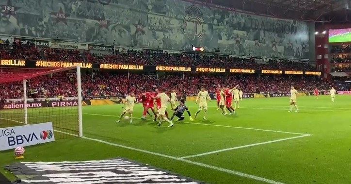 Ochoa se equivoca en el Toluca vs América