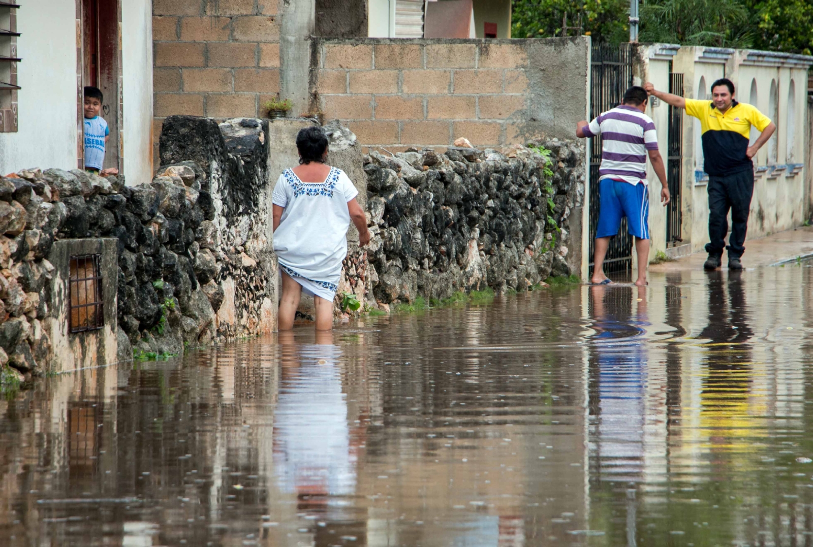Numerosas viviendas que se encuentran en las partes bajas de las poblaciones resultaron inundadas por las intensas precipitaciones que trajo al Estado el frente frío No. 4 Numerosas viviendas que se encuentran en las partes bajas de las poblaciones resultaron inundadas por las intensas precipitaciones que trajo al Estado el frente frío No. 4