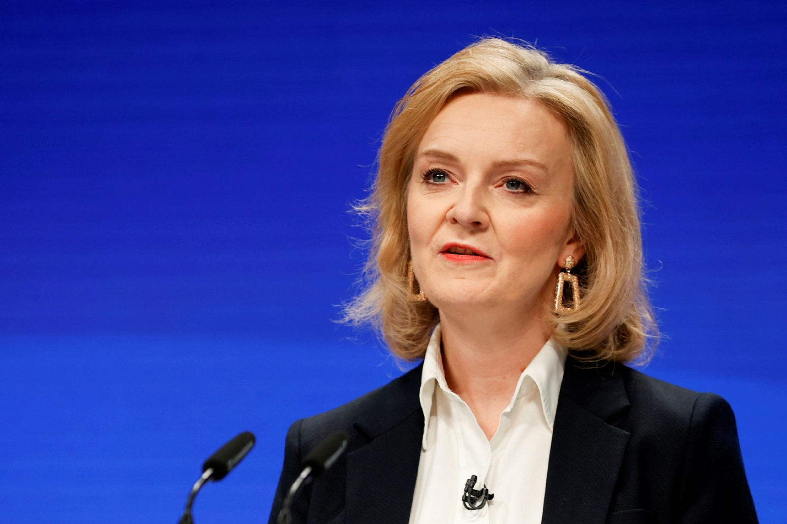 Liz Truss dejará la jefatura del Gobierno en cuanto se elija a su sucesor