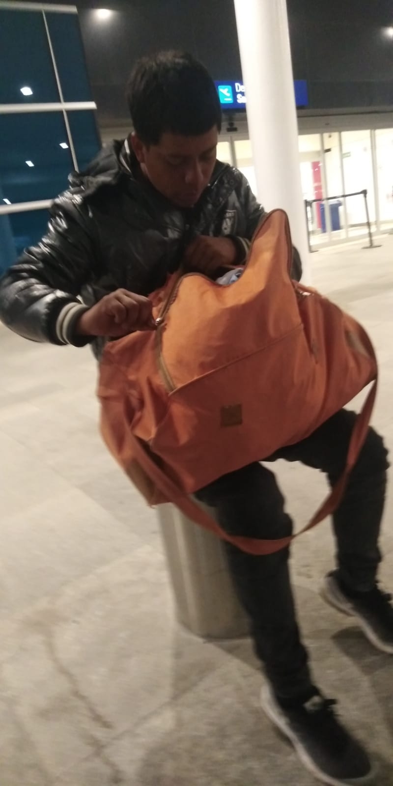 El joven sólo tenía 20 pesos para agarrar una combi e ir a la terminal de autobuses