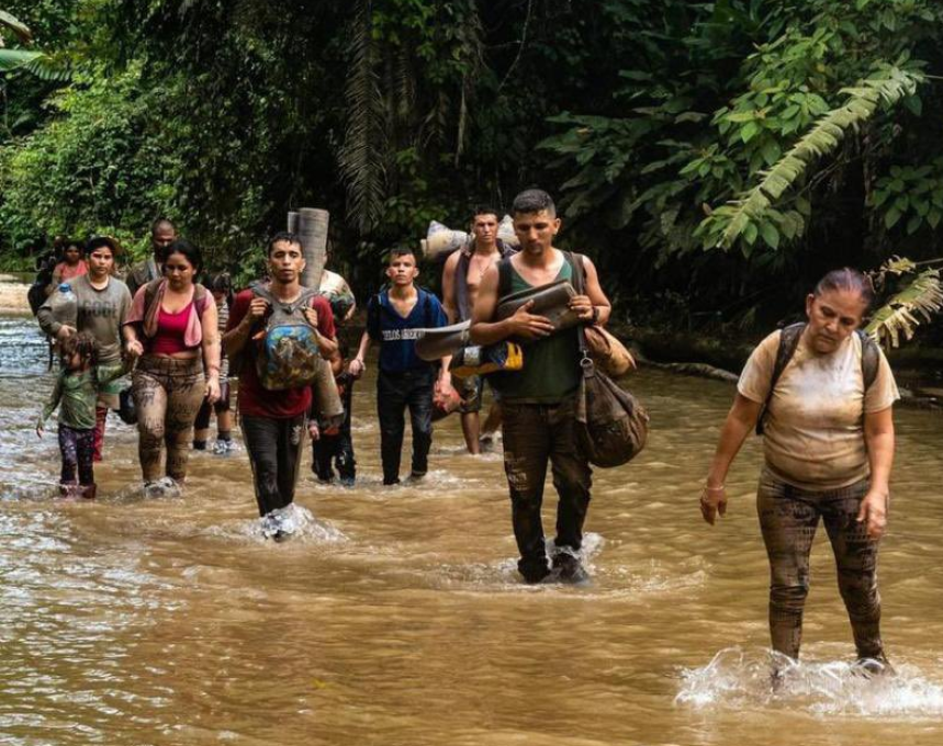 Agentes dispersan caravana de migrantes que saldrían de Tapachula