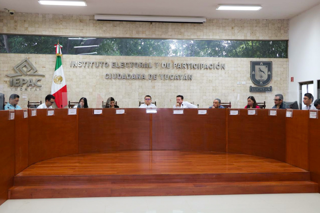 En los comprobantes, el concepto del pago consiste en “Servicio de creación de guión, producción y edición de un cortometraje”