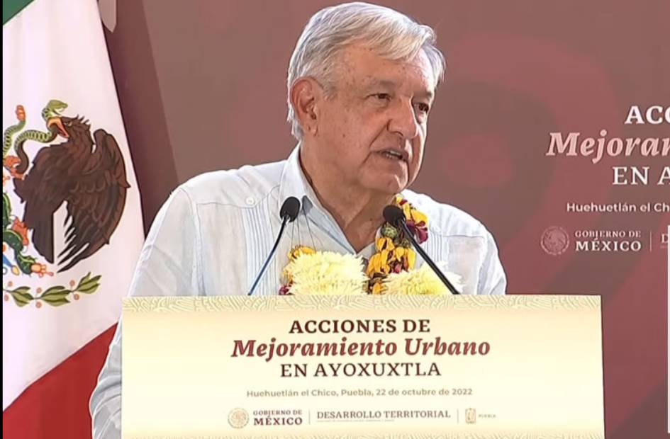 AMLO presenta Plan de las Acciones de Mejoramiento Urbano en Ayoxuxtla, Puebla
