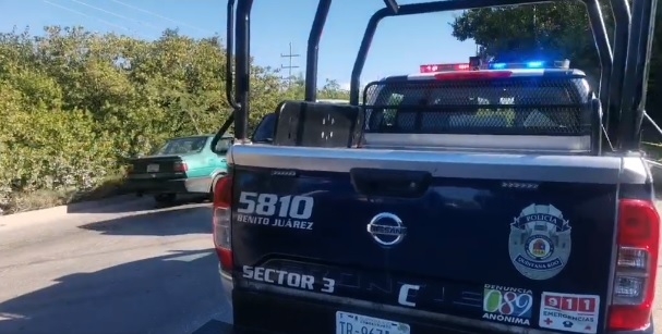 Al lugar llegaron policías de Cancún y de Isla Mujeres para el operativo Al lugar llegaron policías de Cancún y de Isla Mujeres para el operativo