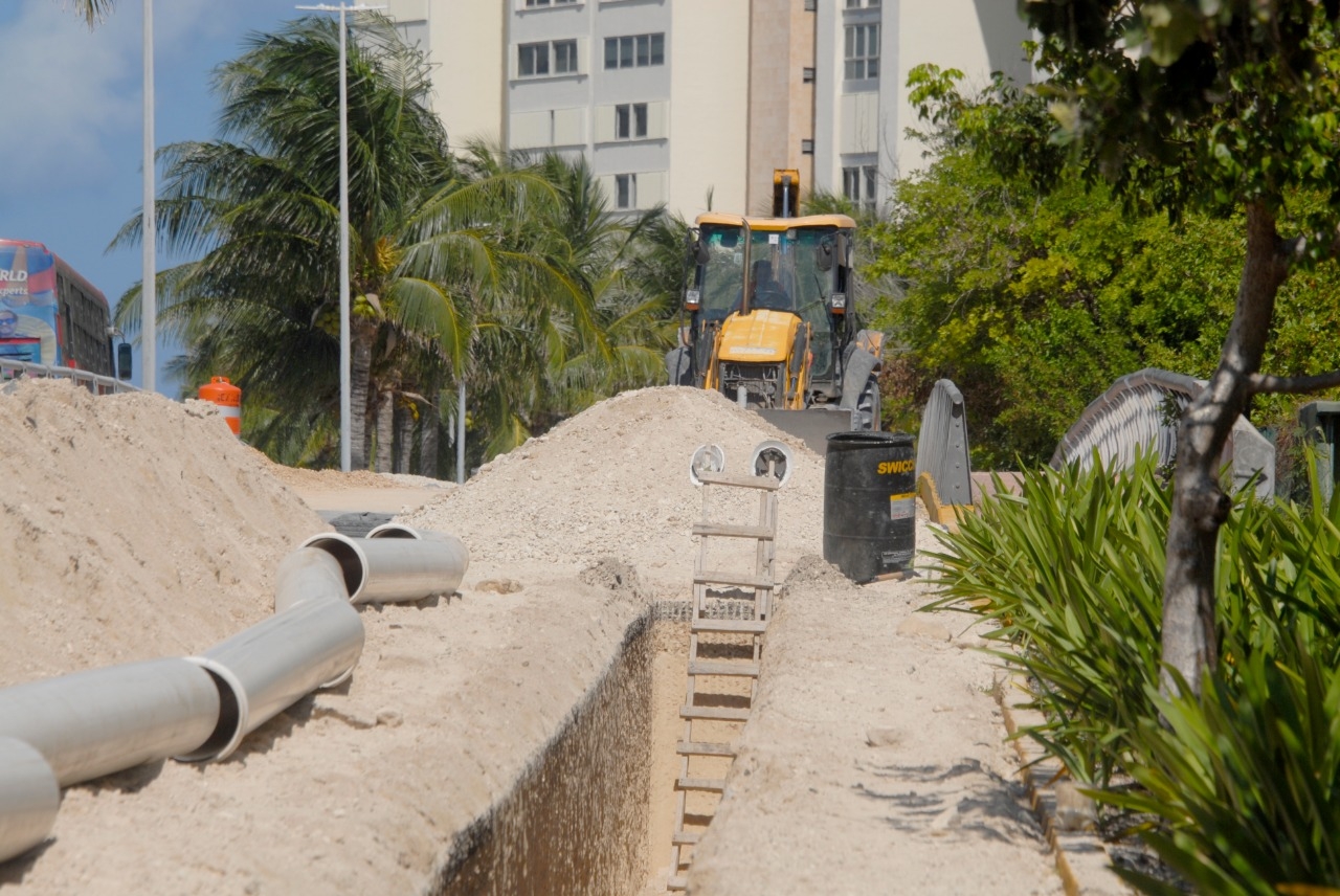 La obra para la ampliación del abastecimiento de agua está ubicada a la altura del km 20.5 de la Zona Hotelera de Cancún