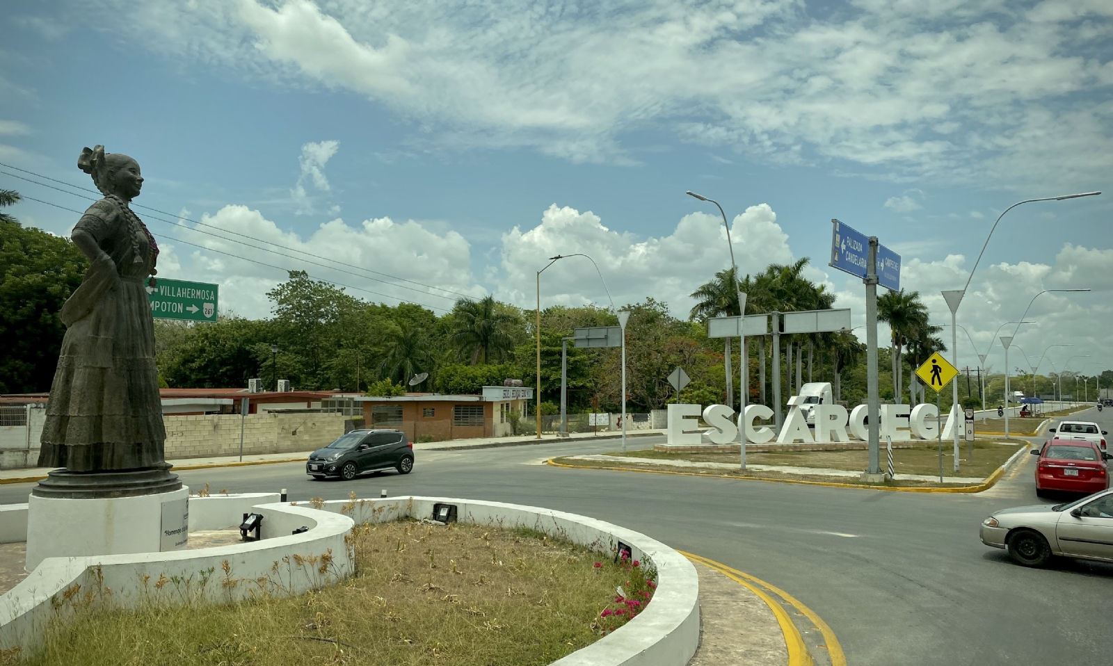 Buscan localizar a sujeto captado en video por robo en el municipio