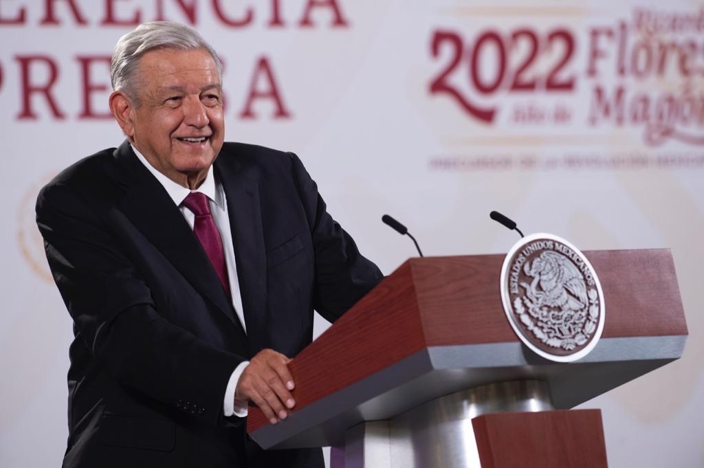 AMLO adelantó que se pueden girar más órdenes de aprehensión sobre el caso Ayotzinapa.
