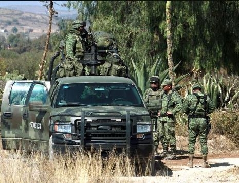Ejército Mexicano y la Guardia Nacional aseguran armamento, cartuchos y equipo táctico en Jalisco Ejército Mexicano y la Guardia Nacional aseguran armamento, cartuchos y equipo táctico en Jalisco