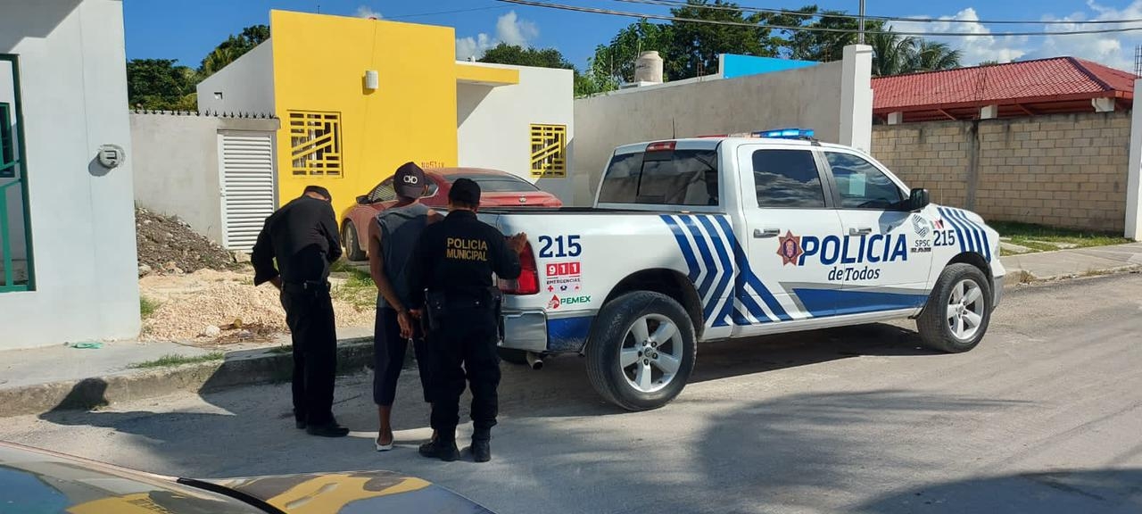 El hombre fue señalado por robar en una casa en Escárcega
