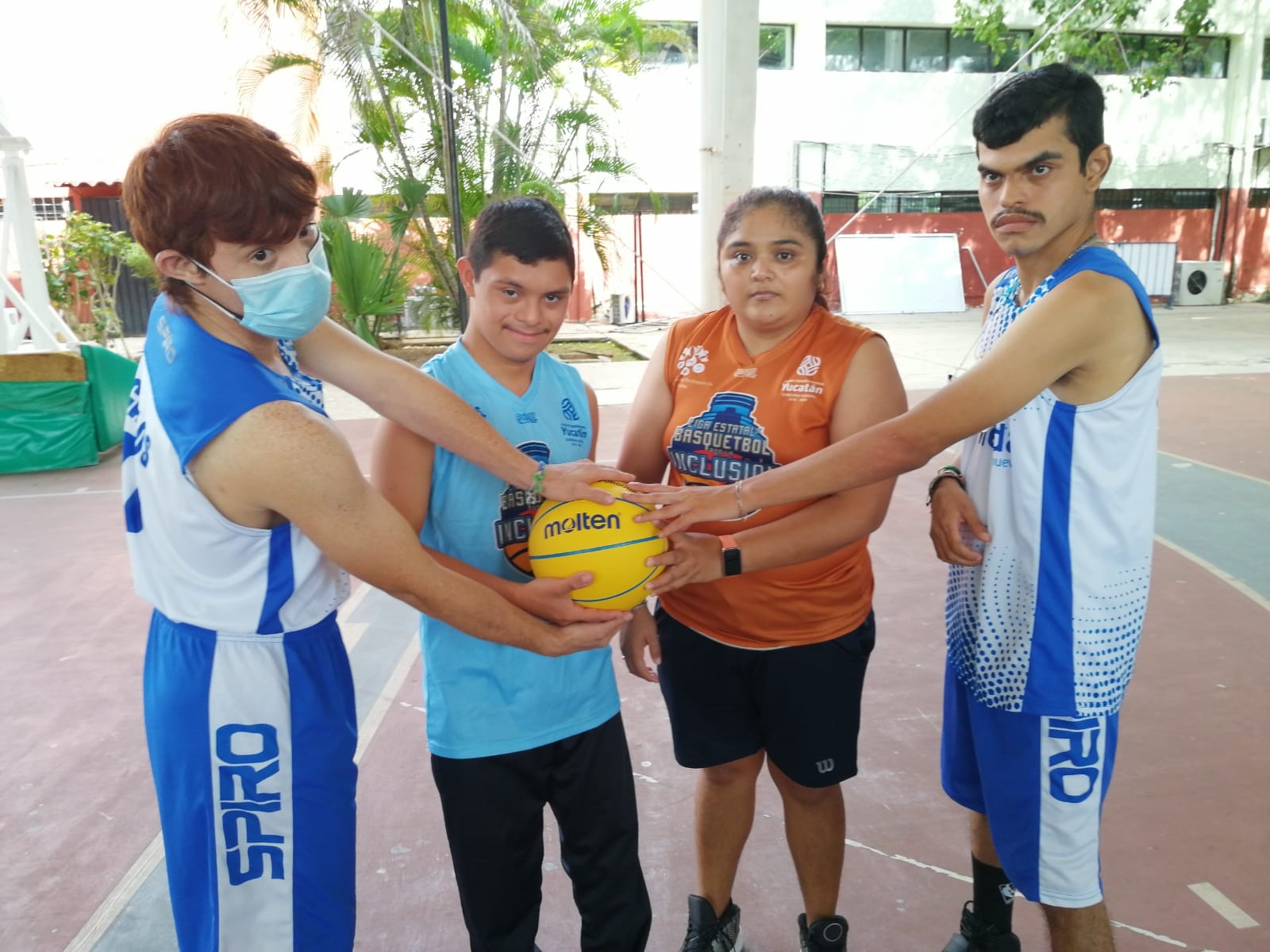 Rayas de la Universidad Marista, Gacelas de La Ceiba, Gigantes de Mérida, son algunos equipos confirmados
?