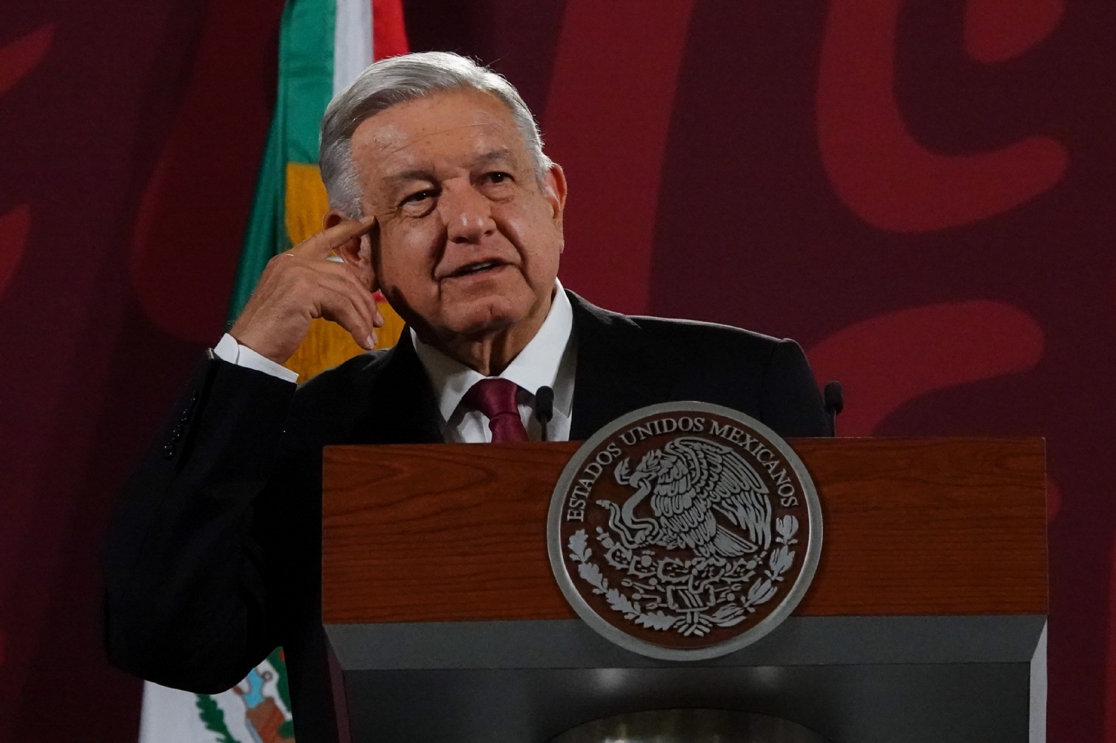 AMLO pide a titular de Segob visitar todos los Congreso locales por reforma militar AMLO pide a titular de Segob visitar todos los Congreso locales por reforma militar